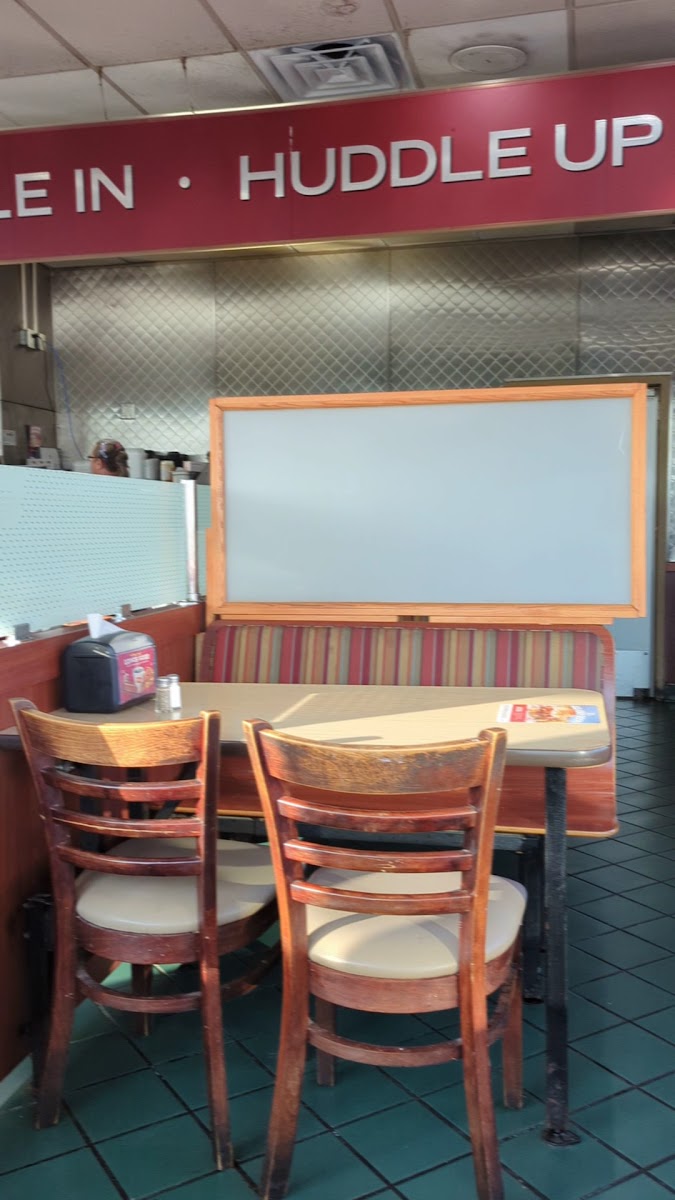 Huddle House Photo 2
